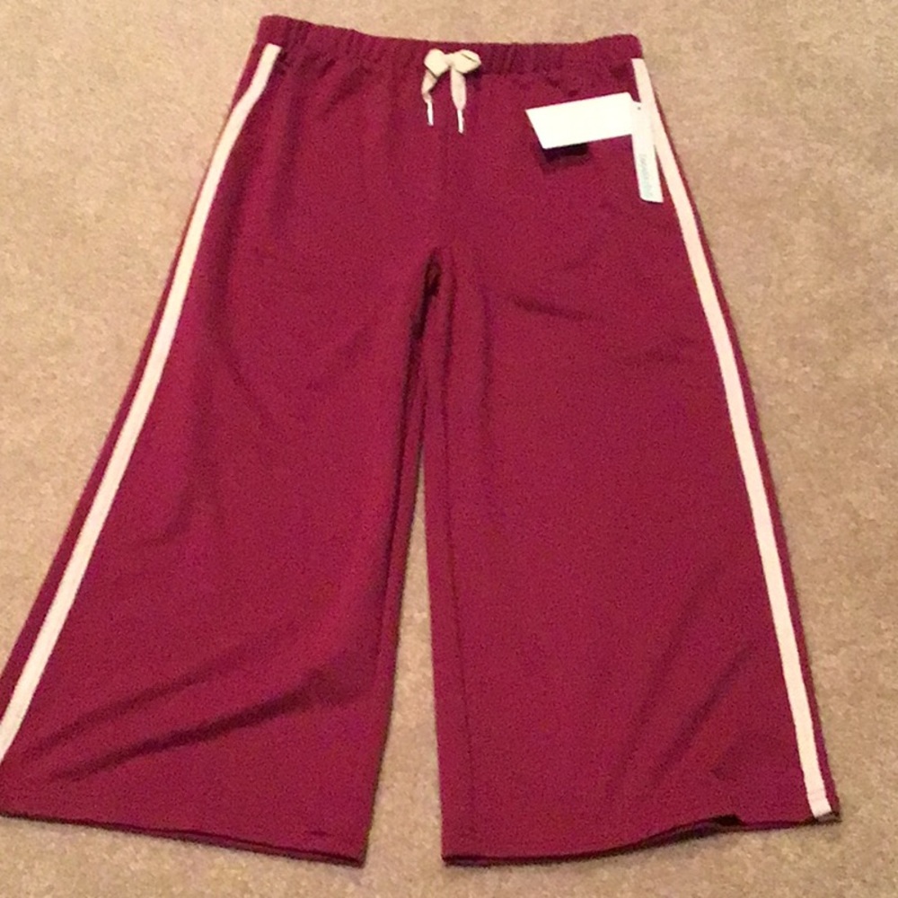 New girls Takara casual pants burgundy with stripe on side sz medium